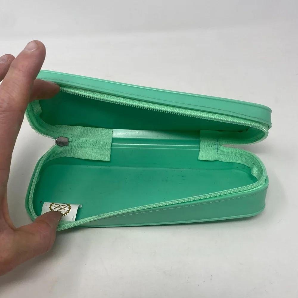 Nintendo Animal Crossing New Horizons Silicone‎ Green Pencil Box Case Pen Marker